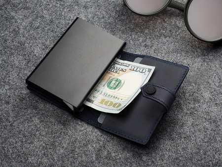 Portfel HIKER wykonany z polerowanej i woskowanej skóry Hunter granatowy