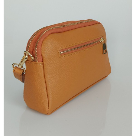 Listonoszka skórzana Vera Pelle Camel z dwiema komorami złotymi okuciami