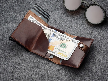 Portfel HIKER Max wykonany z roślinnie garbowanej skóry Nomad brązowy