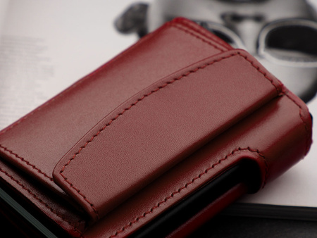 Portfel SOLO Max wykonany z miękkiej w dotyku skóry Italia wiśniowy