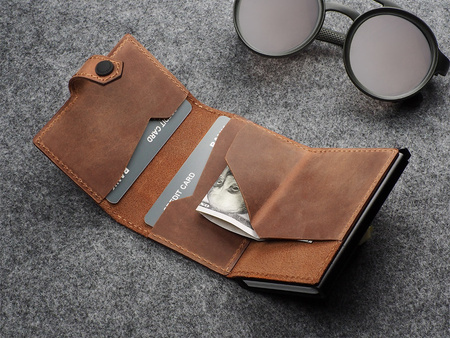 Portfel HIKER wykonany z polerowanej i woskowanej skóry Hunter koniak