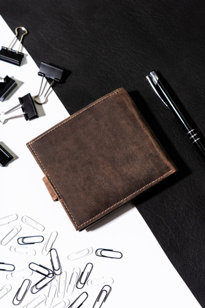 Duży skórzany portfel męski z zatrzaskiem - Buffalo Wild