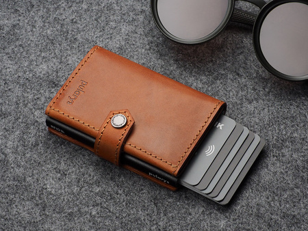 Portfel HIKER wykonany z roślinnie garbowanej skóry Nomad koniak