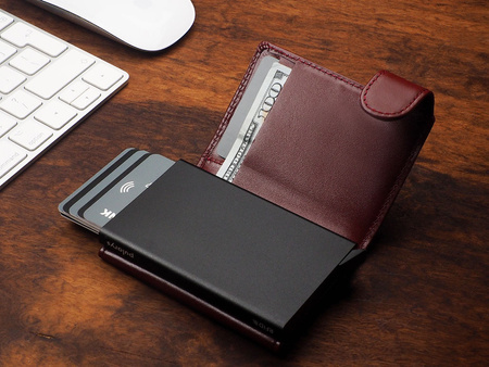 Portfel SOLO wykonany z miękkiej w dotyku skóry Italia wiśniowy