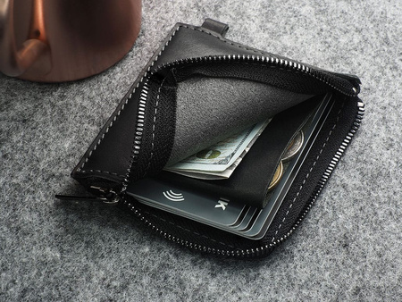 Portfel OLDTIMER wykonany z roślinnie garbowanej skóry Nomad czarny