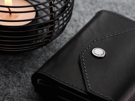 Portfel PORTER Go wykonany z roślinnie garbowanej skóry Nomad czarny
