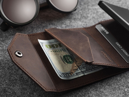 Portfel PORTER Go wykonany z woskowanej skóry Hunter brązowy