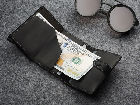 Portfel HIKER wykonany z polerowanej i woskowanej skóry Hunter czarny