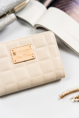 Pikowany, beżowy portfel damski ze skóry ekologicznej mieszczący dowód rejestracyjny - Peterson