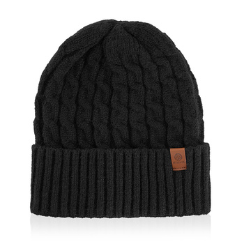 Czapka damska ze wzorem WINTER czarny