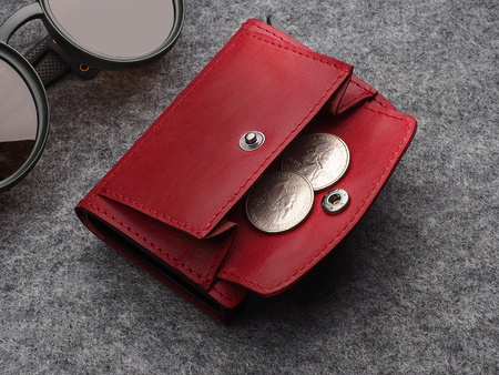 Portfel HIKER Max wykonany z roślinnie garbowanej skóry Nomad czerowny