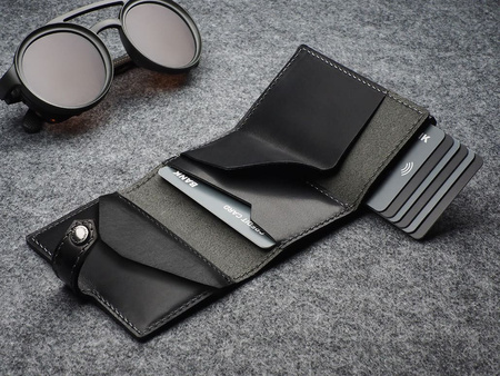 Portfel HIKER Go wykonany z roślinnie garbowanej skóry Nomad czarny