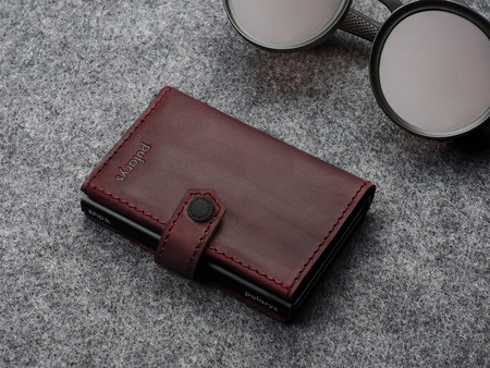 Portfel HIKER wykonany z polerowanej i woskowanej skóry Hunter wiśniowy