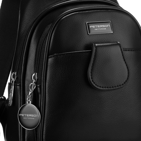Saszetka damska crossbody Peterson z regulowanym paskiem, czarna eko skóra