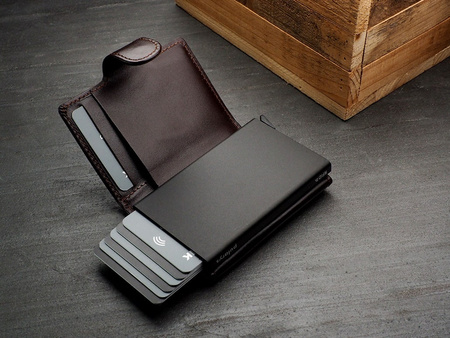 Portfel SOHO wykonany z delikatnej, ekskluzywnej skóry Italia brązowy