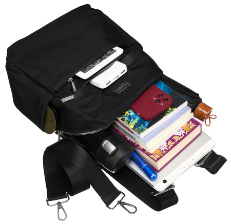 Plecak damski Peterson z wieloma kieszeniami w eleganckim czarnym kolorze