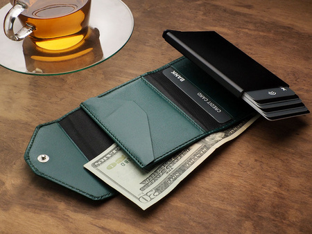 Portfel PORTER Go wykonany z miękkiej w dotyku skóry Italia zielony