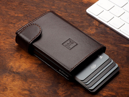 Portfel SOLO wykonany z miękkiej w dotyku skóry Italia brązowy