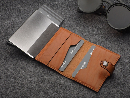 Portfel EASY WALLET wykonany z garbowanej skóry Nomad koniak