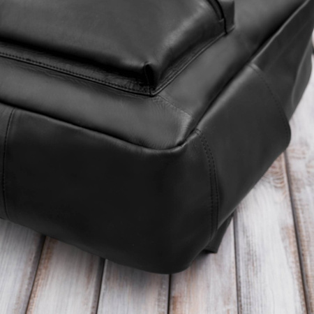 Plecak skórzany unisex do laptopa A4 Paolo Peruzzi E-29-BL czarny