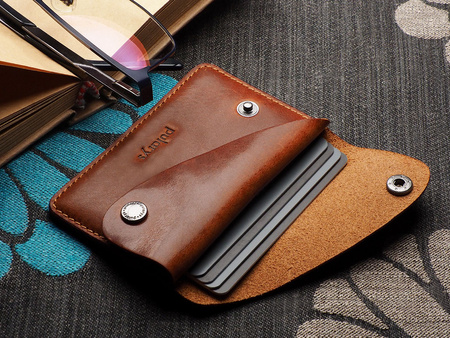 Portfel RETRO wykonany z roślinnie garbowanej skóry Nomad koniak