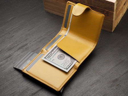 Portfel SOHO wykonany z delikatnej, ekskluzywnej skóry Italia żółty