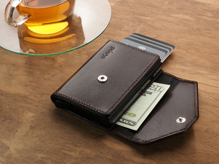 Portfel PORTER Go wykonany z miękkiej w dotyku skóry Italia brązowy