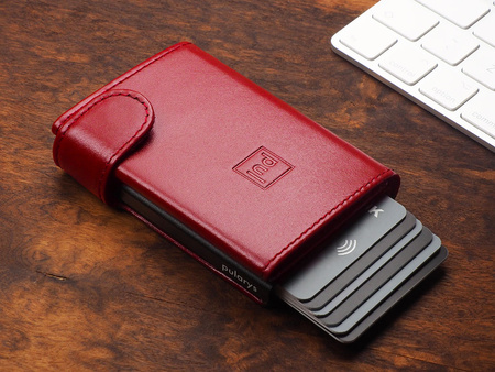 Portfel SOLO wykonany z miękkiej w dotyku skóry Italia czerwony