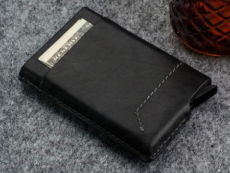 Portfel GOBI Wykonany z roślinnie garbowanej skóry Nomad czarny