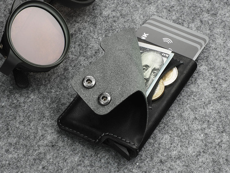 Portfel FUNKY wykonany ze skóry Nomad czarny