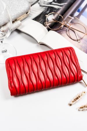 Portfel damski Peterson w czerwonym kolorze z dużą przestrzenią