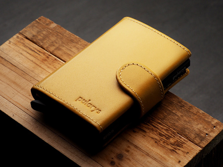 Portfel SOHO wykonany z delikatnej, ekskluzywnej skóry Italia żółty