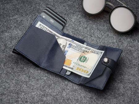 Portfel HIKER Go wykonany z roślinnie garbowanej skóry Nomad granatowy