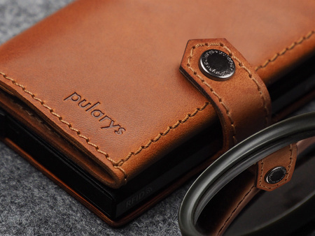 Portfel HIKER wykonany z roślinnie garbowanej skóry Nomad koniak