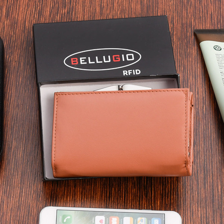 Poręczny portfel damski w wyrazistych kolorach - wielbłądzi