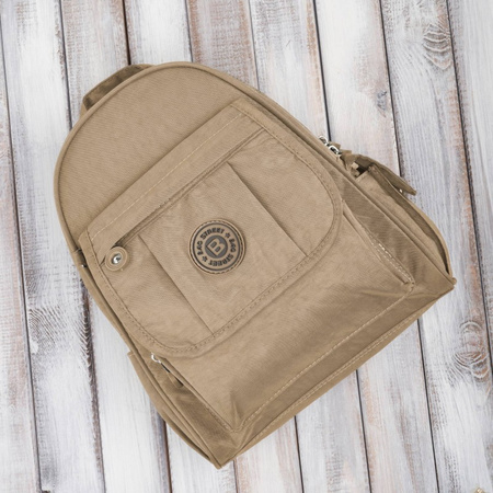 Modny plecaczek damski w kolorze jasnego brązu SP-10-LB