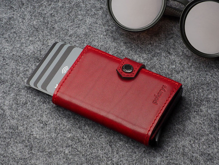 Portfel HIKER Max wykonany z roślinnie garbowanej skóry Nomad czerowny