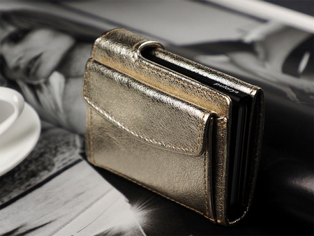 Portfel SOLO Max wykonany z lśniącej skóry Regalia złoty