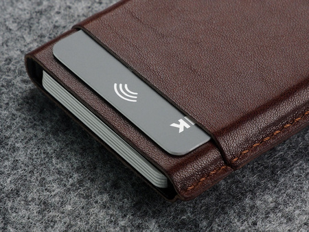 Portfel GOBI Wykonany z roślinnie garbowanej skóry Nomad brązowy