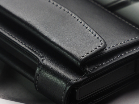 Portfel SOLO Max wykonany z miękkiej w dotyku skóry Italia czarny