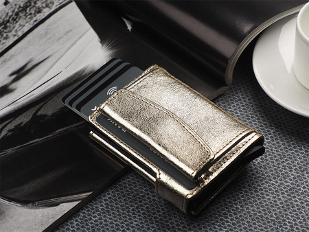 Portfel SOLO Max wykonany z lśniącej skóry Regalia złoty