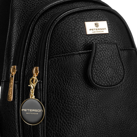 Saszetka damska crossbody w czerni - skórzany plecaczek Peterson
