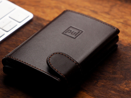 Portfel SOLO wykonany z miękkiej w dotyku skóry Italia brązowy