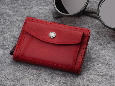 Portfel HIKER Max wykonany z roślinnie garbowanej skóry Nomad czerowny