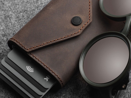 Portfel PORTER Go wykonany z woskowanej skóry Hunter brązowy