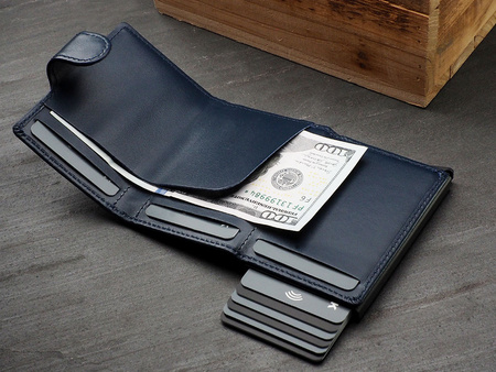 Portfel SOHO Zip wykonany z delikatnej, ekskluzywnej skóry Italia granatowy