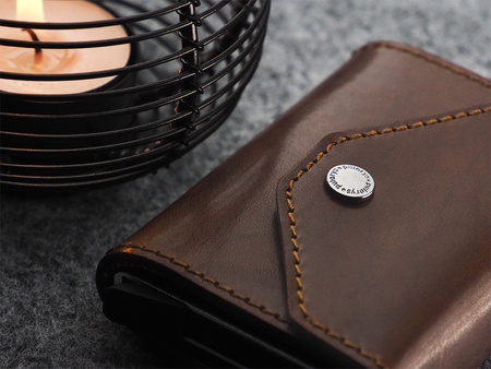 Portfel PORTER Go wykonany z roślinnie garbowanej skóry Nomad brązowy