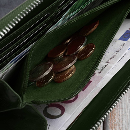 Ciemnozielony portfel damski skórzany z toczeniem kwiatowym RFID Paolo Peruzzi  AL-13-GB