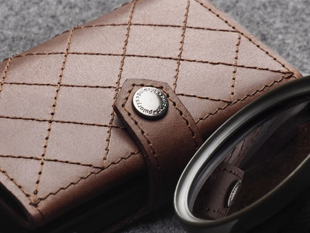 Portfel HIKER - CHIC Decor wykonany z garbowanej skóry Nomad brązowy