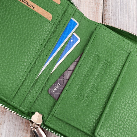 Portfel damski skórzany na suwak zielony RFID Paolo Peruzzi T-139-GB